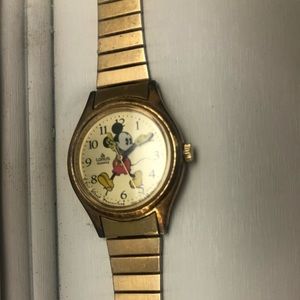 ⬇️ PRICE DROP ⬇️ Mickey Mouse Wrist Watch Stainless Steel Vintage